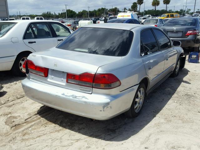 1HGCG56742A058055 - 2002 HONDA ACCORD SE SILVER photo 4