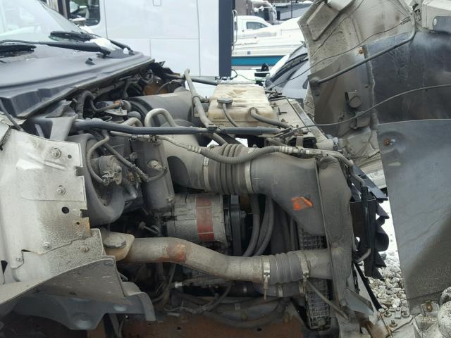 3FDXF75N93MB09337 - 2003 FORD F750 SUPER WHITE photo 7