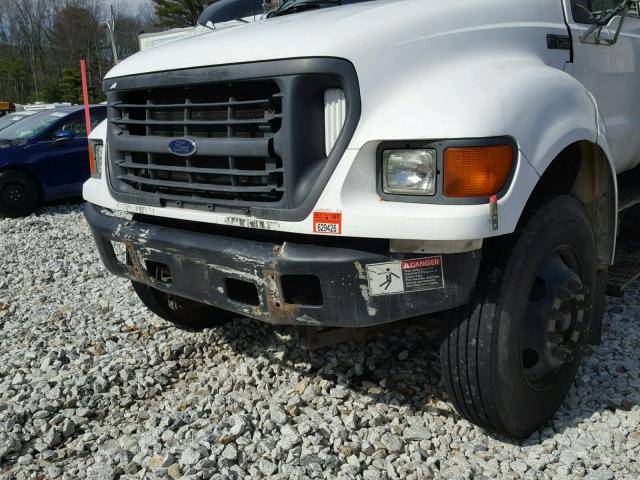 3FDXF75N93MB09337 - 2003 FORD F750 SUPER WHITE photo 9