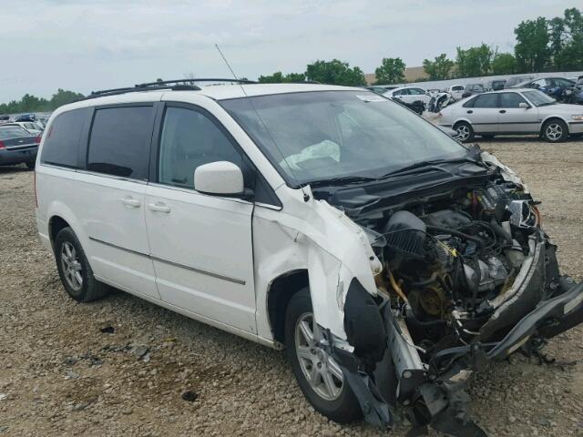 2A4RR8D17AR361550 - 2010 CHRYSLER TOWN & COU WHITE photo 1