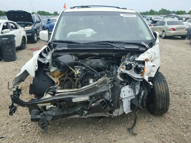 2A4RR8D17AR361550 - 2010 CHRYSLER TOWN & COU WHITE photo 9