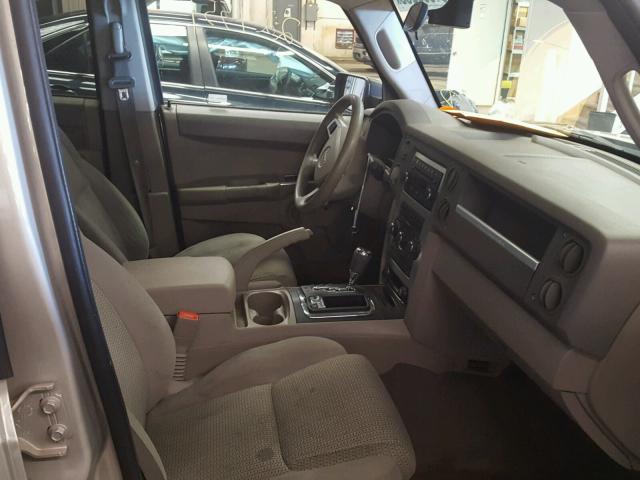 1J8HG48N58C156527 - 2008 JEEP COMMANDER SILVER photo 5