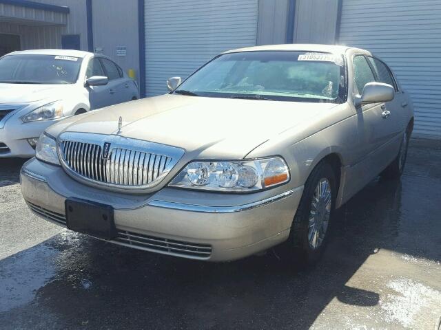 2LNBL8CV8BX763826 - 2011 LINCOLN TOWN CAR S BEIGE photo 2