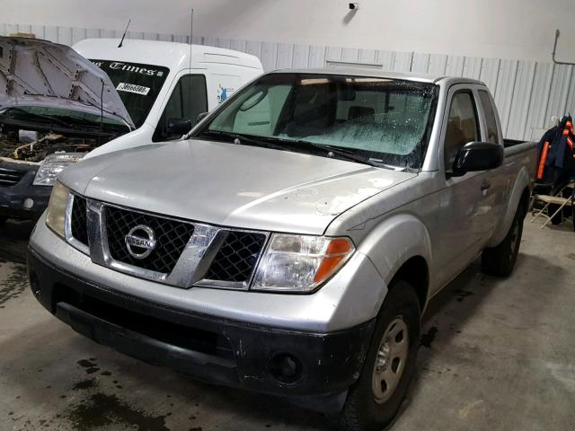 1N6BD06T76C414153 - 2006 NISSAN FRONTIER K SILVER photo 2