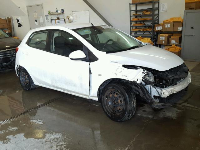 JM1DE1KY4D0155653 - 2013 MAZDA MAZDA2 WHITE photo 1