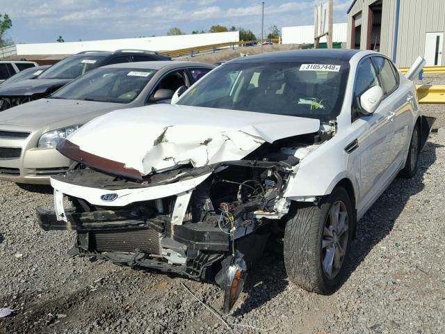 5XXGN4A65CG038949 - 2012 KIA OPTIMA EX WHITE photo 2