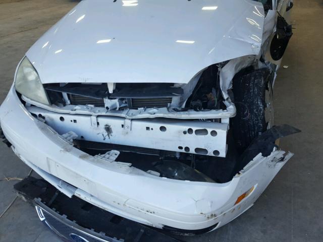 1FAHP36N77W229713 - 2007 FORD FOCUS ZXW WHITE photo 10