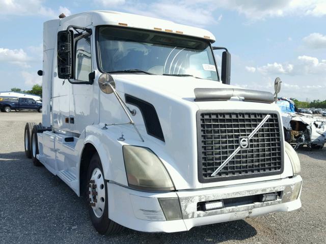 4V4NC9TH77N461734 - 2007 VOLVO VN VNL WHITE photo 1