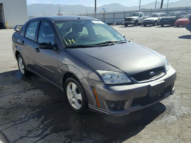 1FAHP34N46W225894 - 2006 FORD FOCUS ZX4 GRAY photo 1