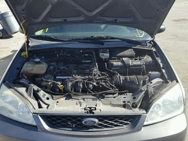 1FAHP34N46W225894 - 2006 FORD FOCUS ZX4 GRAY photo 7