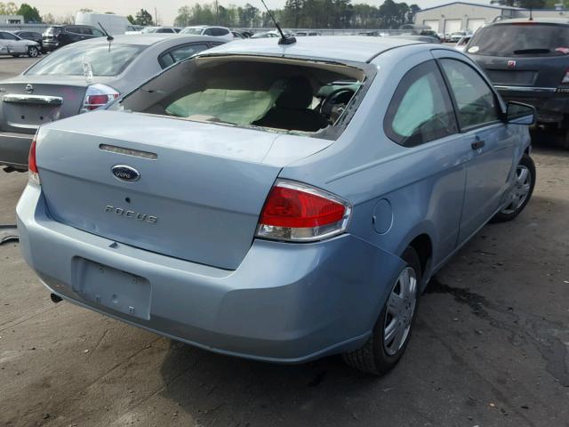 1FAHP32N58W256402 - 2008 FORD FOCUS S/SE GRAY photo 4