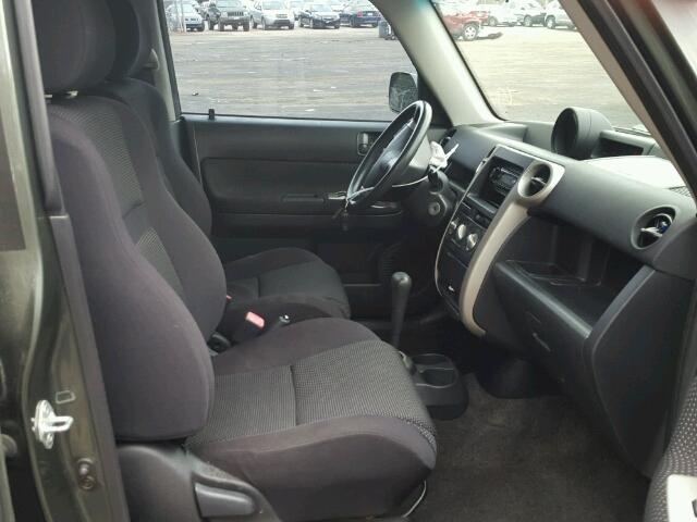 JTLKT324054013076 - 2005 TOYOTA SCION XB შავი ფოტო 5