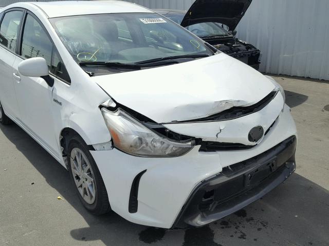 JTDZN3EU8FJ034826 - 2015 TOYOTA PRIUS V WHITE photo 9