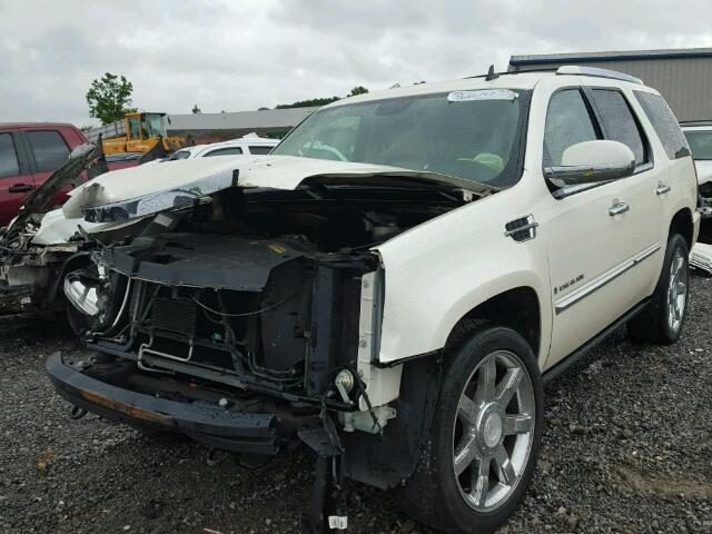 1GYFK638X7R334996 - 2007 CADILLAC ESCALADE L WHITE photo 2