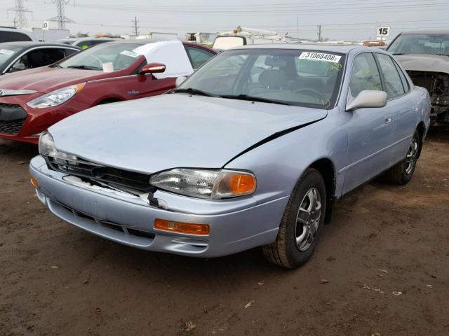 4T1BG12KXTU665215 - 1996 TOYOTA CAMRY DX SILVER photo 2