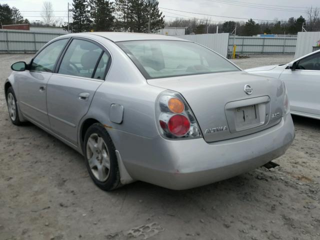 1N4AL11D63C248958 - 2003 NISSAN ALTIMA BAS SILVER photo 3