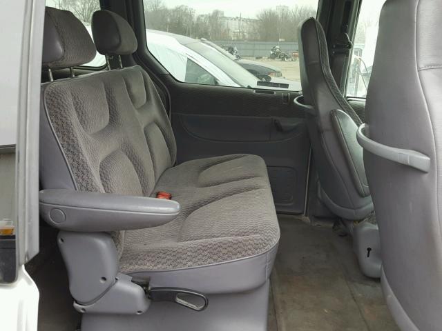 1C4GJ44G6YB742218 - 2000 CHRYSLER GRAND VOYA Gümüş foto 6