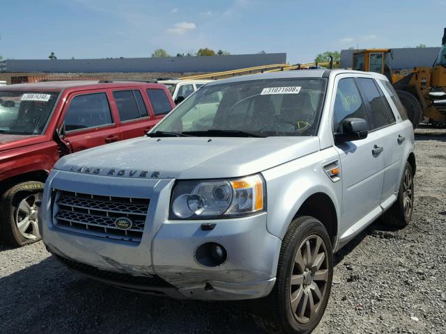 SALFT24N38H109416 - 2008 LAND ROVER LR2 HSE TE SILVER photo 2