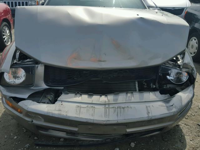 1ZVHT80N695139356 - 2009 FORD MUSTANG GRAY photo 7