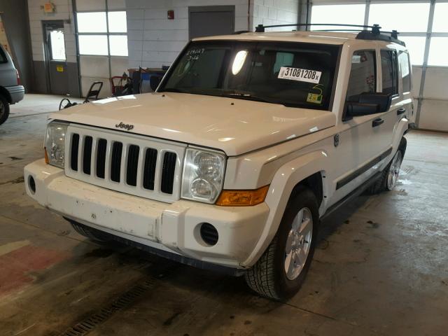 1J8HH48K56C294178 - 2006 JEEP COMMANDER WHITE photo 2