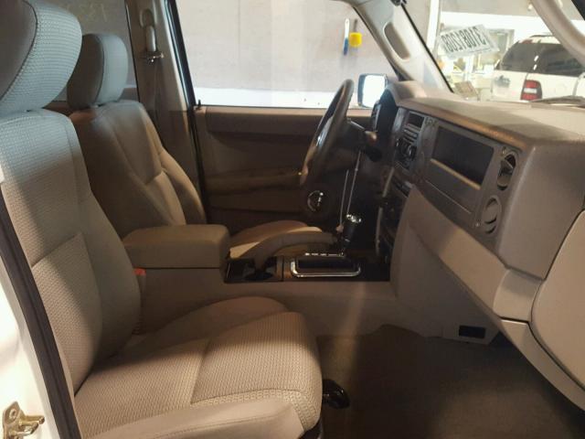 1J8HH48K56C294178 - 2006 JEEP COMMANDER WHITE photo 5