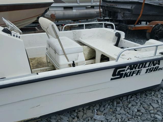 EKHH2092C707 - 2007 CARO MARINE LOT WHITE photo 10