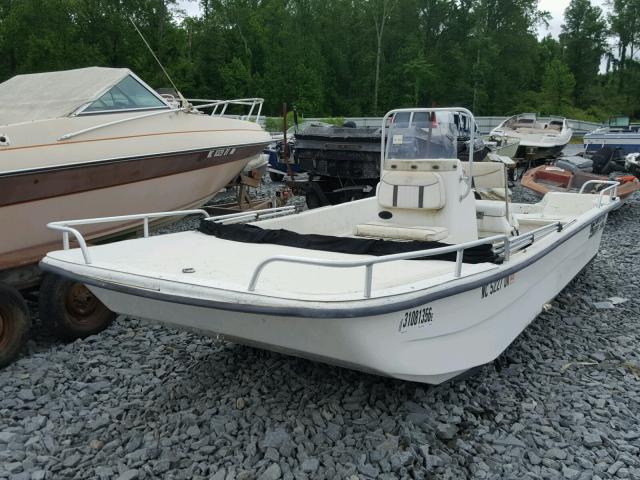 EKHH2092C707 - 2007 CARO MARINE LOT WHITE photo 2