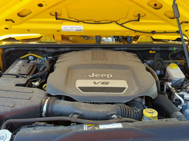 1C4BJWDGXFL571437 - 2015 JEEP WRANGLER U YELLOW photo 7