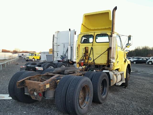 2FWJA3CVX6AW47545 - 2006 STERLING TRUCK AT9500 YELLOW photo 4
