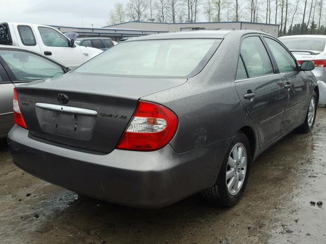 JTDBE32K820116818 - 2002 TOYOTA CAMRY LE GRAY photo 4