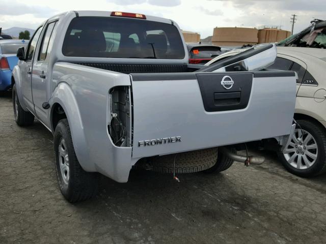 1N6AD0ER0BC405077 - 2011 NISSAN FRONTIER S SILVER photo 3