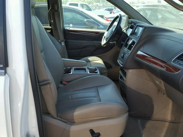 2C4RC1BGXCR186106 - 2012 CHRYSLER TOWN & COU 白色 照片 5