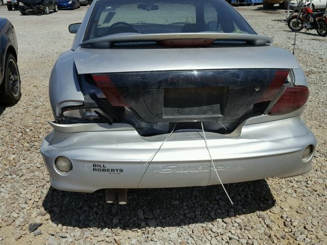 1G2JB124X27136638 - 2002 PONTIAC SUNFIRE SE SILVER photo 9