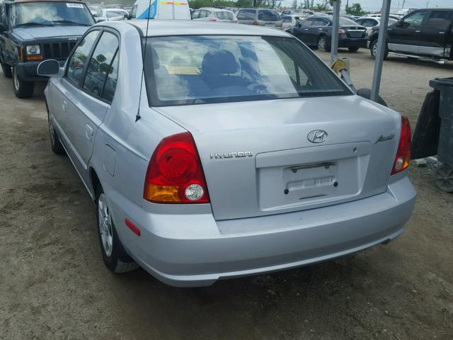 KMHCG45C75U669588 - 2005 HYUNDAI ACCENT GL SILVER photo 3