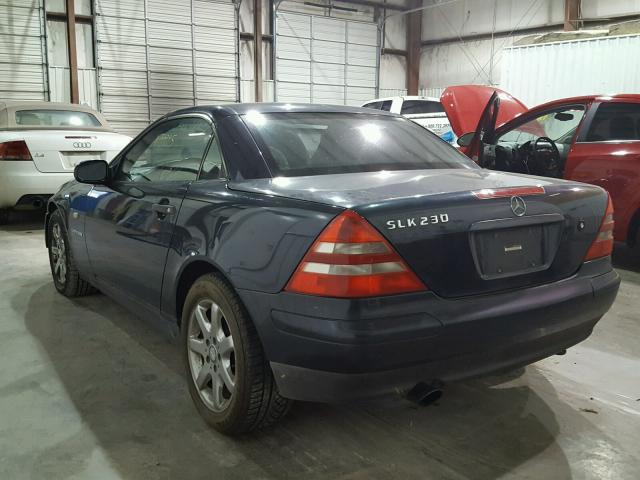 WDBKK47F7WF015149 - 1998 MERCEDES-BENZ SLK 230 KO BLUE photo 3