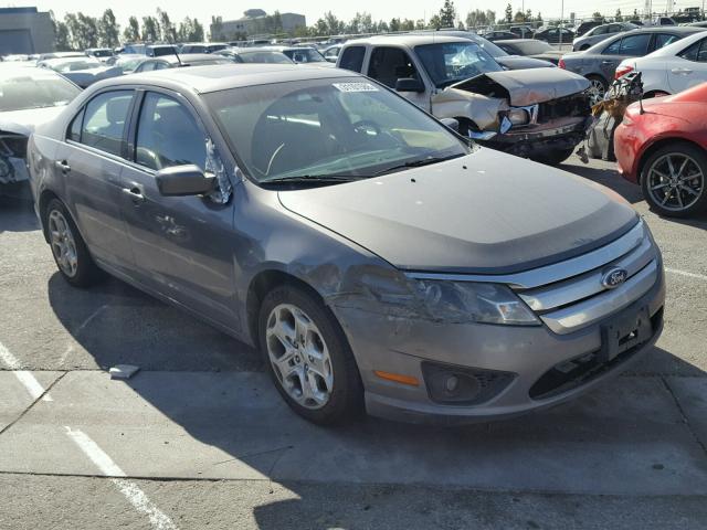 3FAHP0HA6BR166267 - 2011 FORD FUSION SE GRAY photo 1