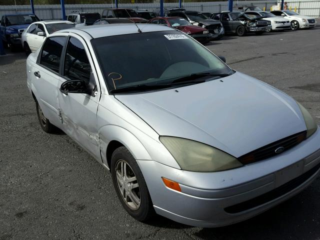 1FAFP34374W180713 - 2004 FORD FOCUS SE C SILVER photo 1