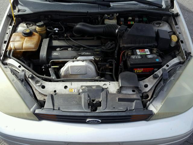 1FAFP34374W180713 - 2004 FORD FOCUS SE C SILVER photo 7