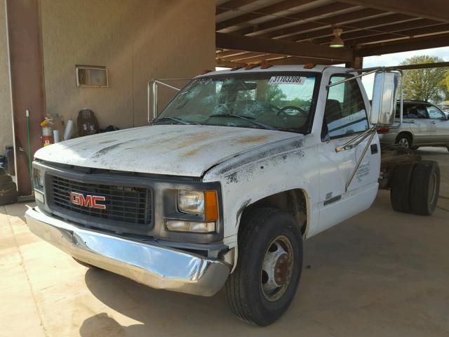 1GDJC34F9WF041885 - 1998 GMC SIERRA C35 WHITE photo 2