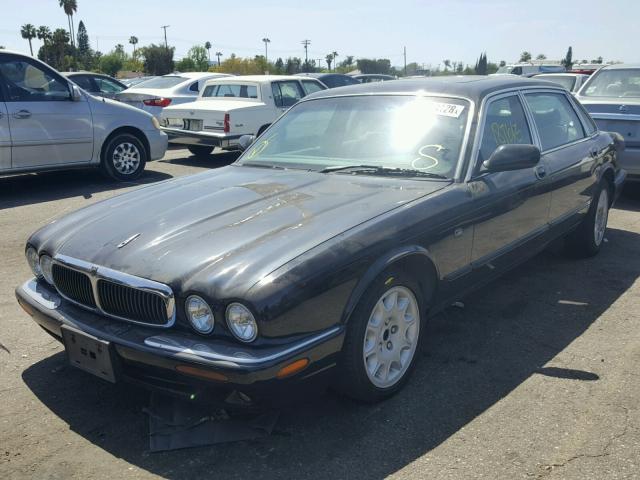 SAJHX6248WC822619 - 1998 JAGUAR XJ8 L BLACK photo 2