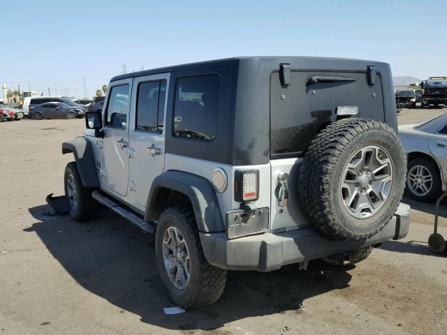 1J4GA39198L581138 - 2008 JEEP WRANGLER U SILVER photo 3