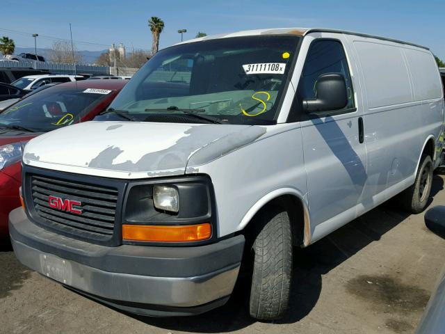 1GTEG15X031201618 - 2003 GMC SAVANA G15 WHITE photo 2