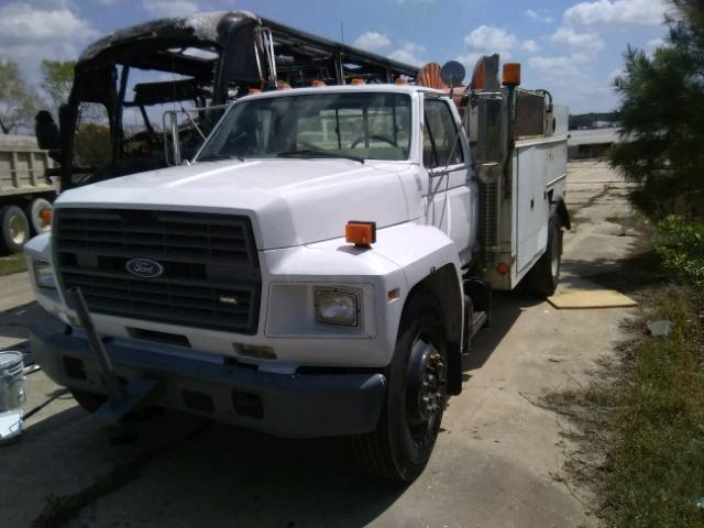 1FDXK84P2LVA47497 - 1990 FORD F800 F WHITE photo 2