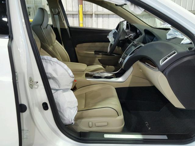 19UUB2F5XJA004290 - 2018 ACURA TLX TECH WHITE photo 5