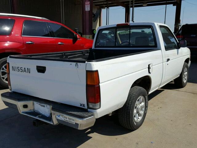 1N6SD11S0VC417866 - 1997 NISSAN TRUCK BASE WHITE photo 4