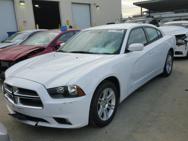 2B3CL3CG8BH503094 - 2011 DODGE CHARGER WHITE photo 2
