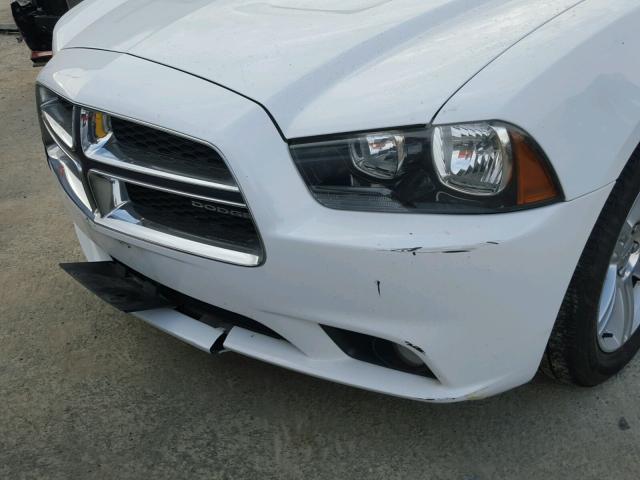 2B3CL3CG8BH503094 - 2011 DODGE CHARGER WHITE photo 9