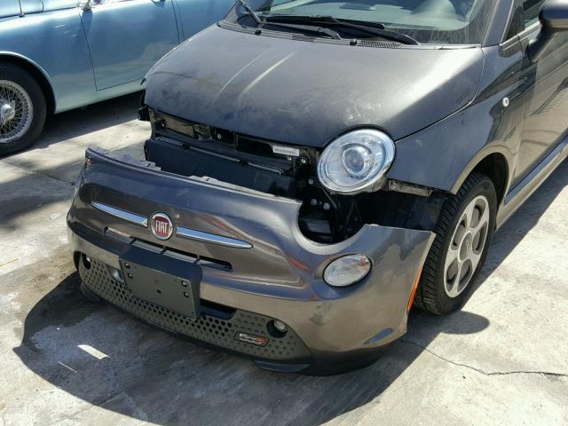 3C3CFFGE0HT515373 - 2017 FIAT 500 ELECTR GRAY photo 9