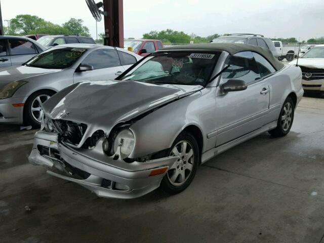 WDBLK65G01T087140 - 2001 MERCEDES-BENZ CLK 320 SILVER photo 2