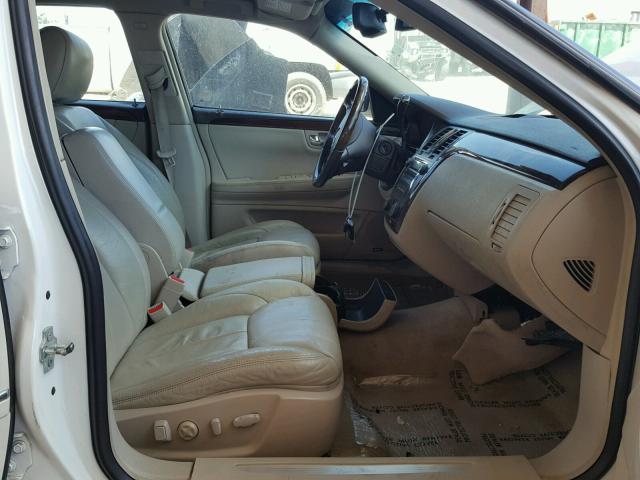 1G6KD57Y39U108577 - 2009 CADILLAC DTS WHITE photo 5